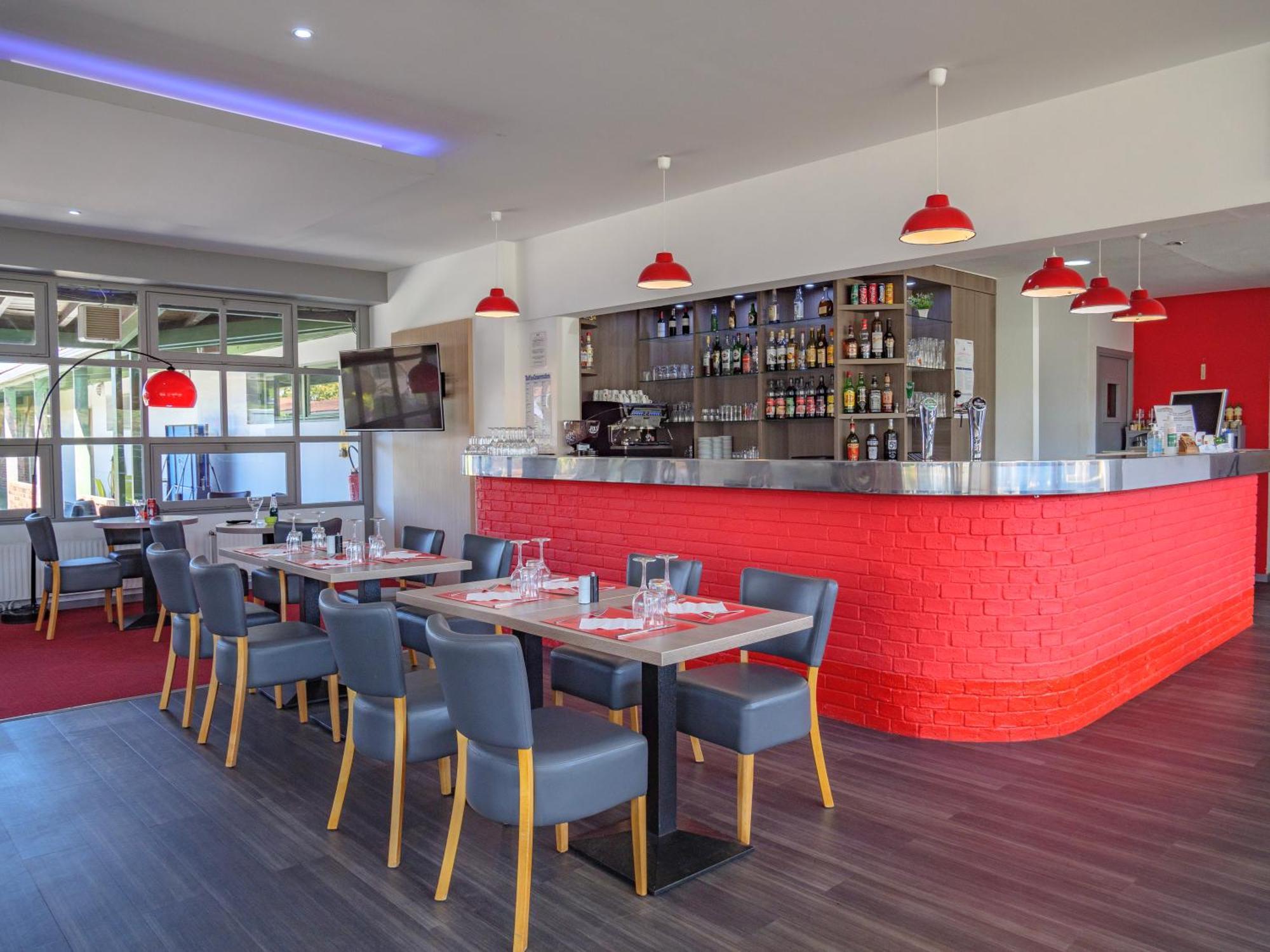 Hotel Restaurant Les Jardins D'Épône 외부 사진