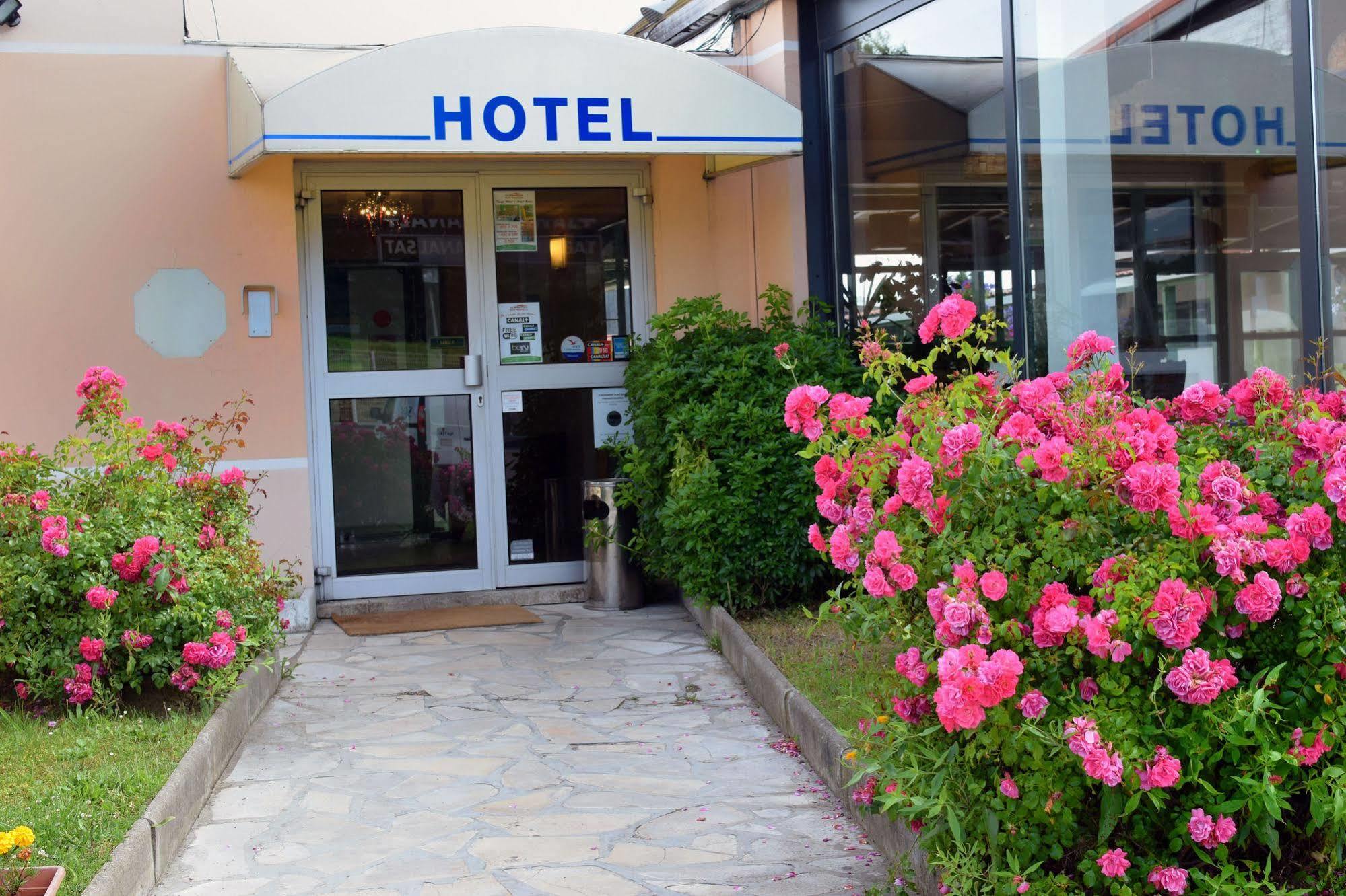 Hotel Restaurant Les Jardins D'Épône 외부 사진